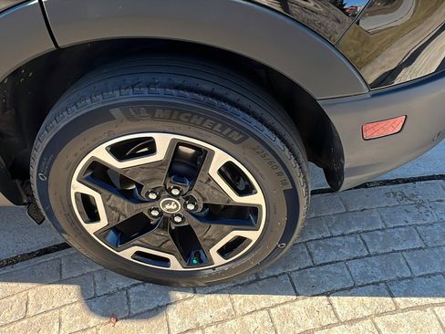 Used 2023 Ford Bronco Sport Outer Banks w/ Tech Package image 12