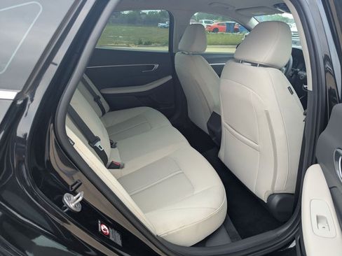 Used 2023 Hyundai Sonata SEL w/ Preferred Accessory Package FWD image 17