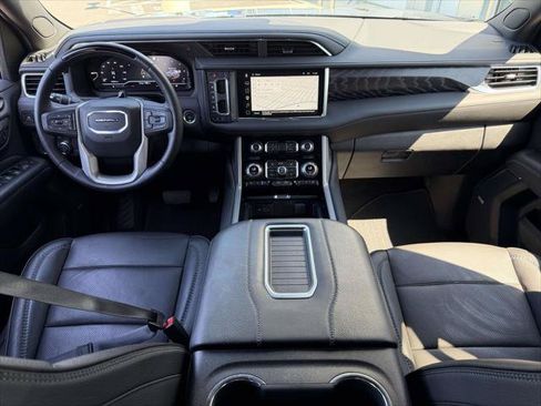Used 2023 GMC Yukon Denali w/ Denali Reserve Package AWD/4WD image 17