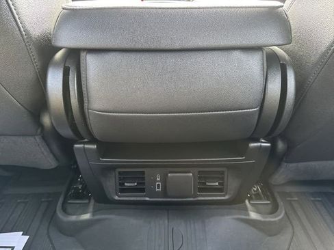 Certified 2024 GMC Sierra 1500 SLT image 21