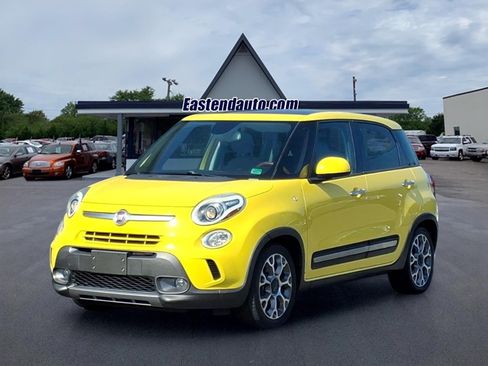 Used 2014 FIAT 500L Trekking w/ Popular Equipment Group FWD image 1