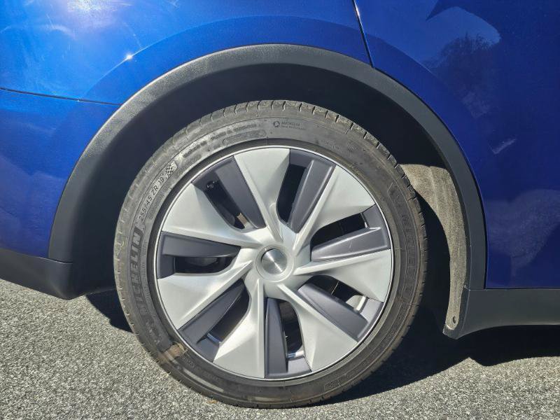 Used 2023 Tesla Model Y Long Range AWD/4WD image 16