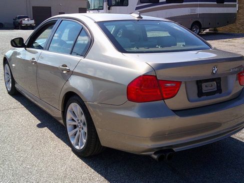 Used 2011 BMW 328i xDrive Sedan AWD/4WD image 7