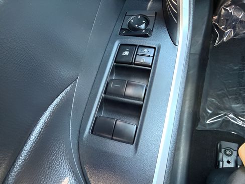 Used 2019 Toyota RAV4 LE w/ All Weather Liner Package AWD/4WD image 19