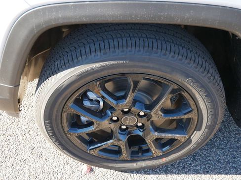 New 2026 Jeep Compass Latitude image 19