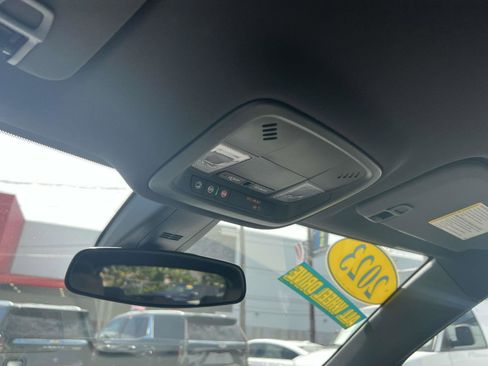 Used 2023 Chevrolet Traverse LS image 34