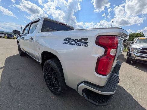 Used 2019 Chevrolet Silverado 1500 Custom w/ Custom Value Package AWD/4WD image 3