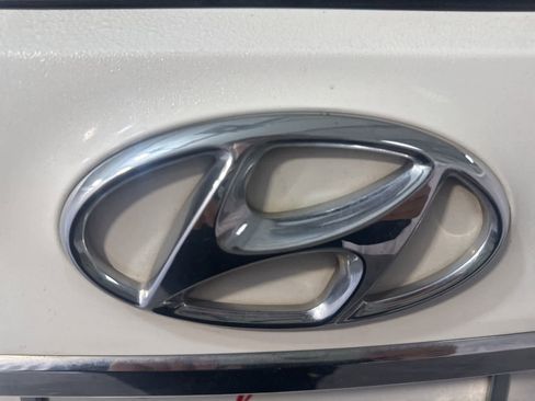 Used 2017 Hyundai Santa Fe Limited w/ Cargo Package image 12