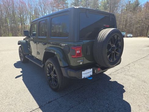Used 2023 Jeep Wrangler Unlimited Sahara w/ Cold Weather Group AWD/4WD image 7