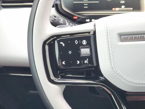 Certified 2025 Land Rover Range Rover Sport Dynamic SE image 23