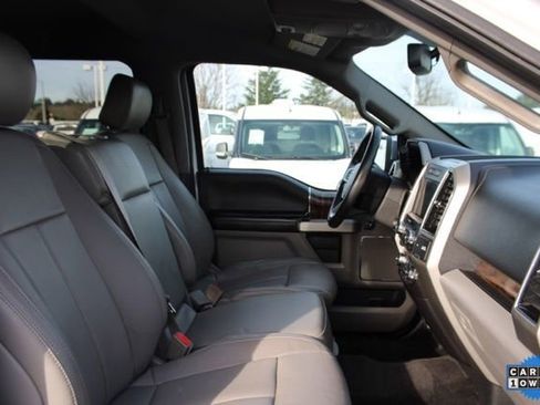 Used 2018 Ford F150 Lariat image 32