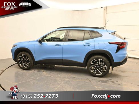 Used 2024 Chevrolet Trax RS w/ Sunroof Package image 15