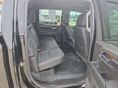 Used 2024 Chevrolet Silverado 1500 LT Trail Boss w/ Convenience Package II AWD/4WD image 12