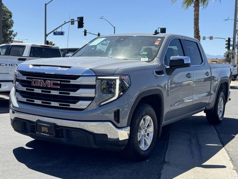 Used 2024 GMC Sierra 1500 SLE RWD image 3