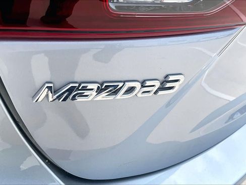 Used 2018 MAZDA MAZDA3 Touring FWD image 28
