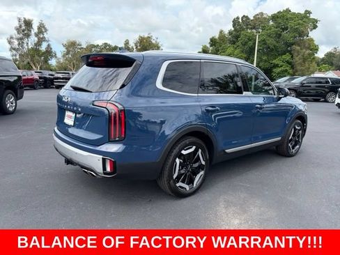 Used 2024 Kia Telluride EX w/ EX Captain's Chair Package FWD image 6