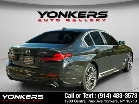 Used 2022 BMW 540i xDrive w/ Premium Package image 8