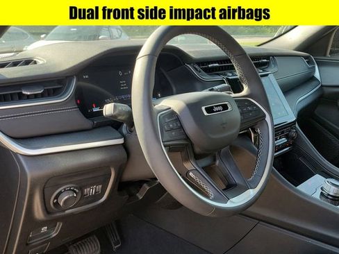 Used 2024 Jeep Grand Cherokee Altitude AWD/4WD image 26