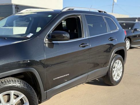 Used 2015 Jeep Cherokee Latitude w/ Comfort/Convenience Group AWD/4WD image 7