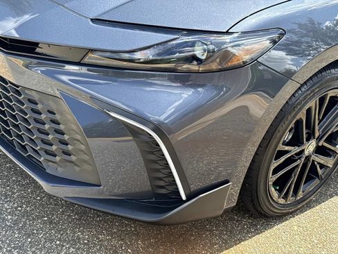 Used 2026 Toyota Camry SE FWD image 9
