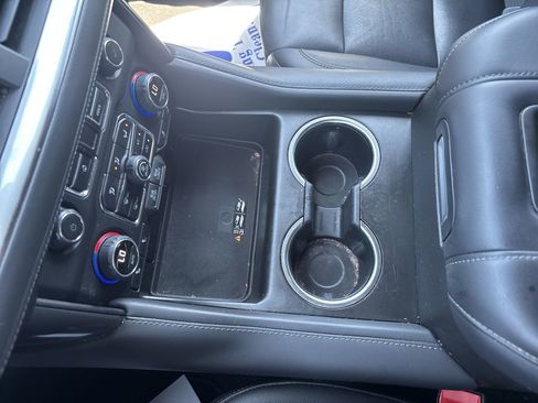 Used 2022 Chevrolet Tahoe Z71 w/ Luxury Package image 23