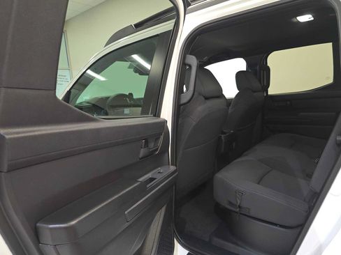 Certified 2025 Toyota Tacoma SR5 AWD/4WD image 24