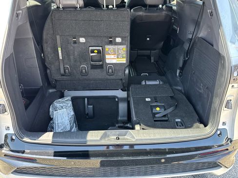 Used 2023 Toyota Sienna XSE FWD image 17