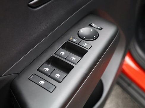 Used 2025 Hyundai Kona SEL image 15