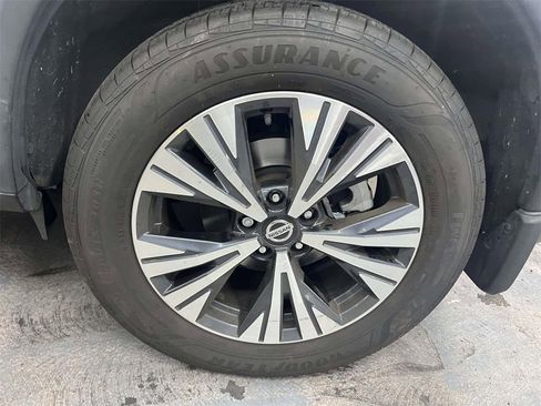 Used 2021 Nissan Rogue SV w/ Premium Package image 10