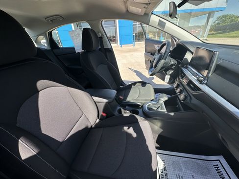 Used 2023 Kia Forte LXS FWD image 32