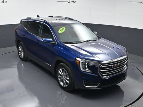 Used 2022 GMC Terrain SLT w/ LPO, Floor Liner Package AWD/4WD image 46