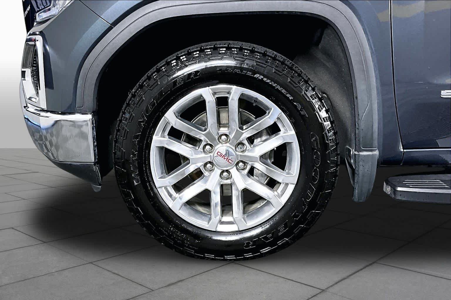 Used 2022 GMC Sierra 1500 SLT AWD/4WD image 10