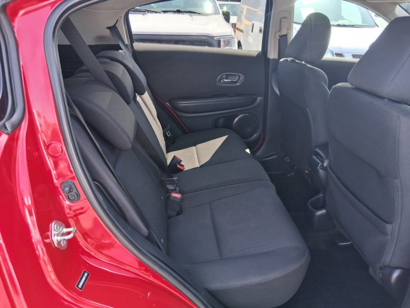 Used 2017 Honda HR-V EX image 11