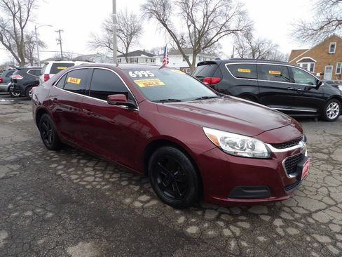 Used 2016 Chevrolet Malibu LT image 3