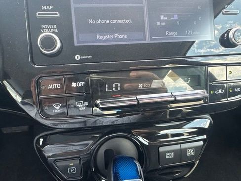 Used 2022 Toyota Prius XLE FWD image 13