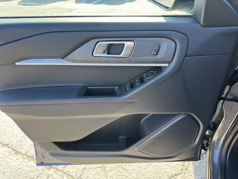 Used 2025 Ford Explorer ST-Line w/ ST-Line Street Pack image 26