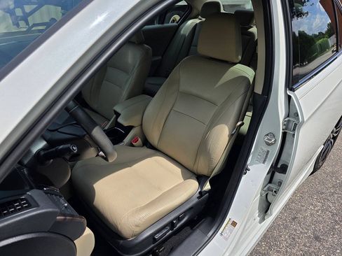 Used 2017 Honda Accord Touring image 13