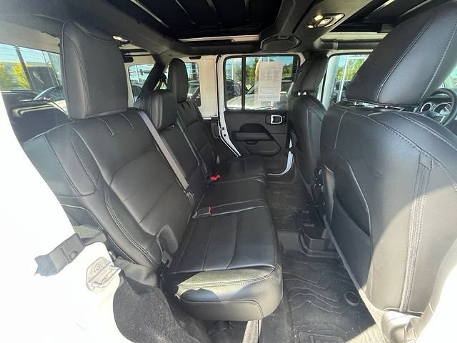 Used 2021 Jeep Wrangler Unlimited Sahara AWD/4WD image 10