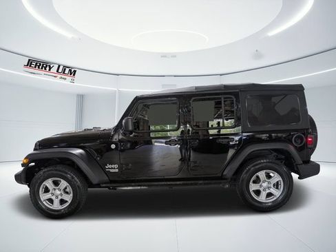 Used 2018 Jeep Wrangler Unlimited Sport S AWD/4WD image 6
