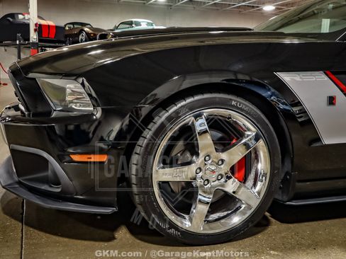 Used 2013 Ford Mustang GT Premium RWD image 36