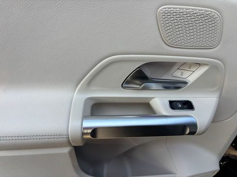 New 2026 Mercedes-Benz GLB 250 4MATIC image 11