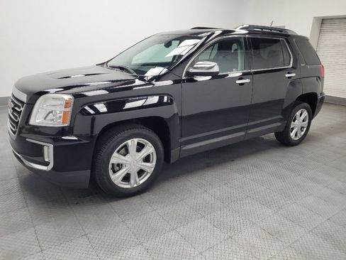 Used 2017 GMC Terrain SLT w/ Driver Alert Package I FWD image 2