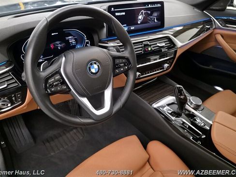 Used 2023 BMW 530e w/ Premium Package RWD image 24