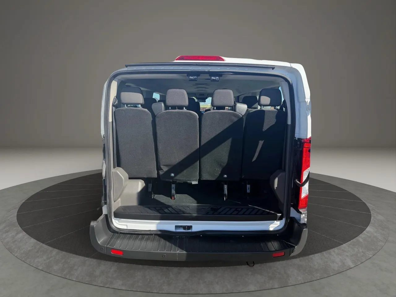 Used 2022 Ford Transit 350 XLT RWD image 15