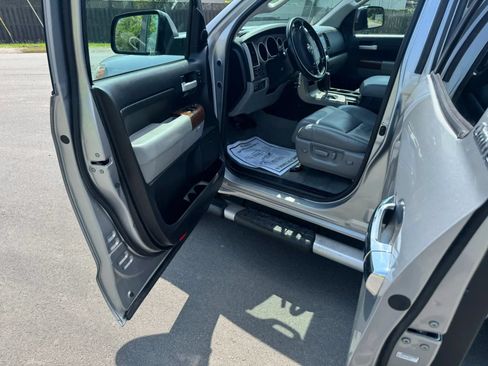 Used 2011 Toyota Tundra Limited AWD/4WD image 14