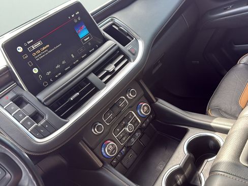 Used 2022 GMC Yukon AT4 AWD/4WD image 18