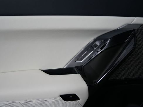 Used 2025 BMW i7 xDrive60 w/ Premium Package image 14