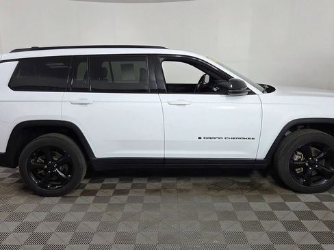 Used 2023 Jeep Grand Cherokee L Laredo AWD/4WD image 10