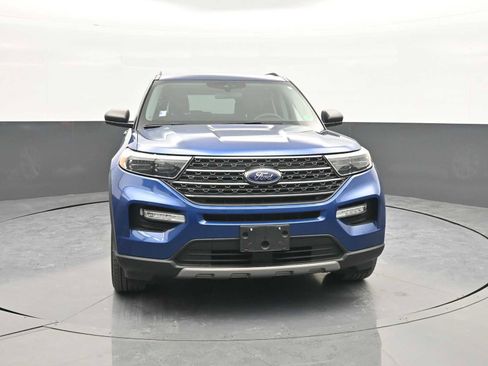 Used 2023 Ford Explorer XLT w/ Equipment Group 202A image 2