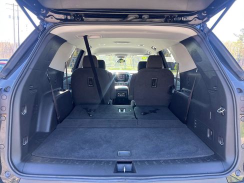 Used 2020 Chevrolet Traverse LT w/ LPO, Cargo Package image 38